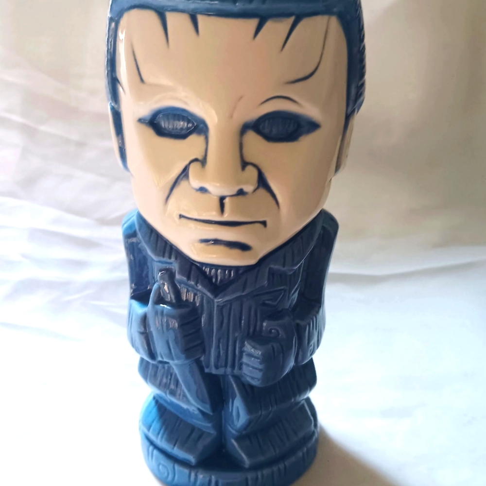 Geeki Tiki Michael Myers limited edition collectable 26oz  mug 2018